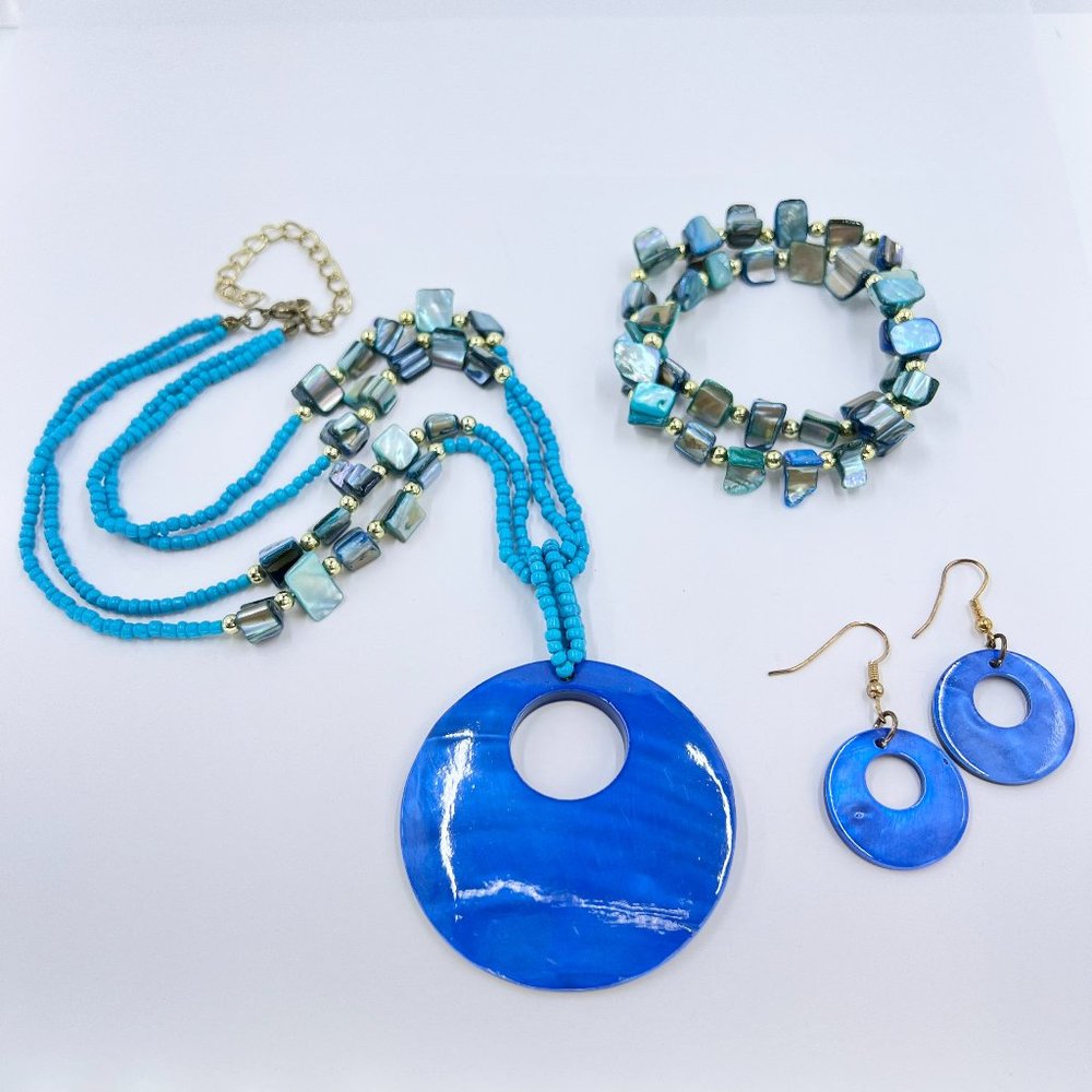 NWOT - Set - Blue Dyed Shell Turquoise Beaded 18” Gold Tone Necklace Set